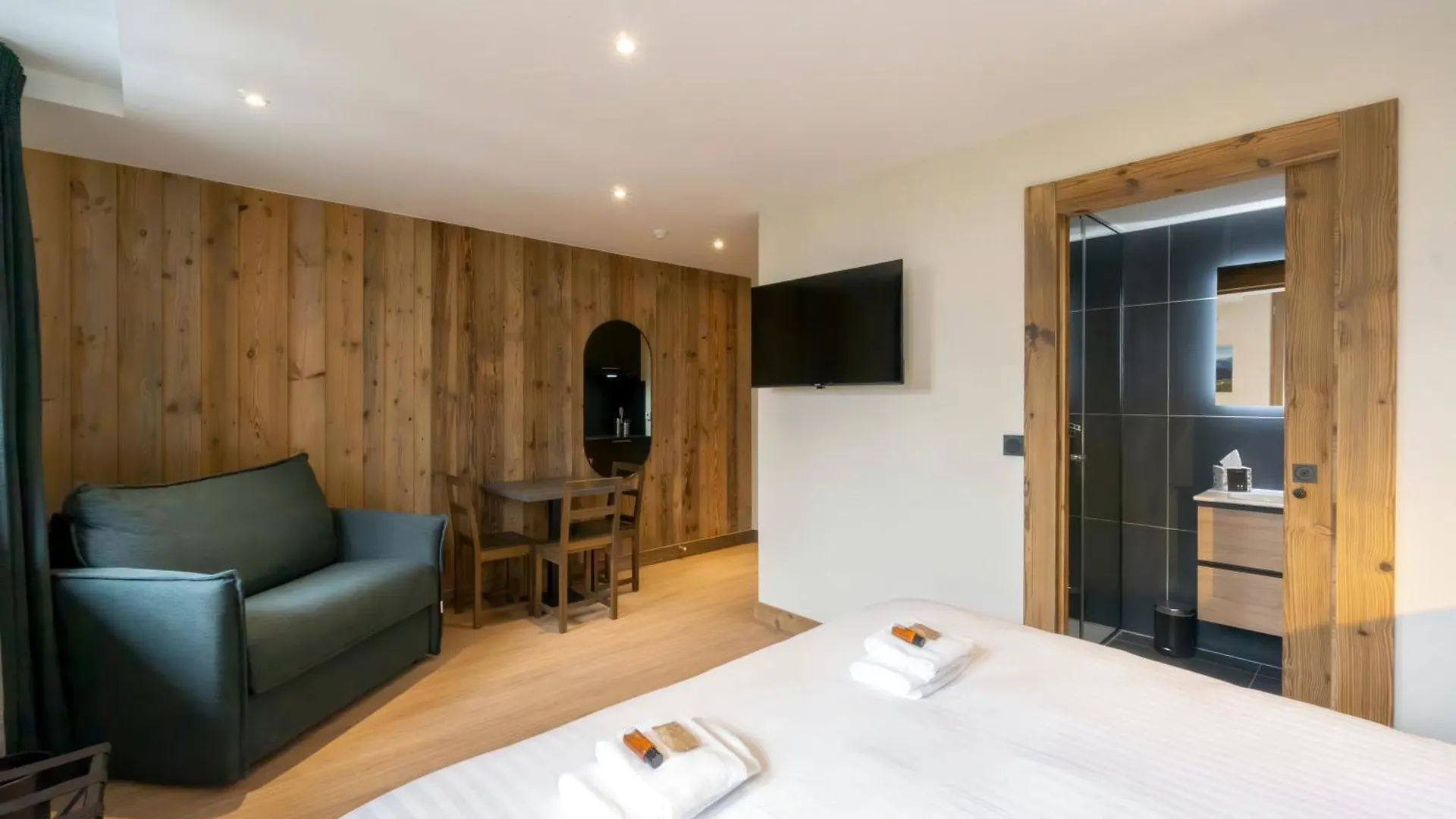 Hostellerie Du Petit Saint Bernard Bourg-Saint-Maurice Hotel
