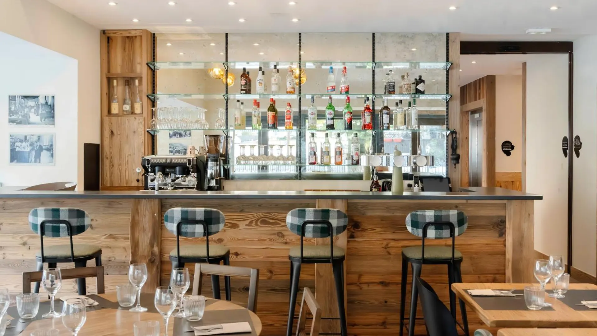 Hostellerie Du Petit Saint Bernard Bourg-Saint-Maurice Hotel