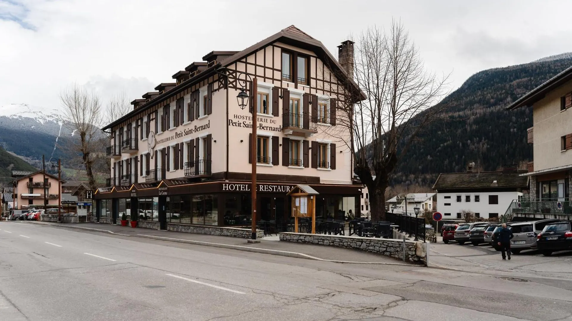 Hostellerie Du Petit Saint Bernard location